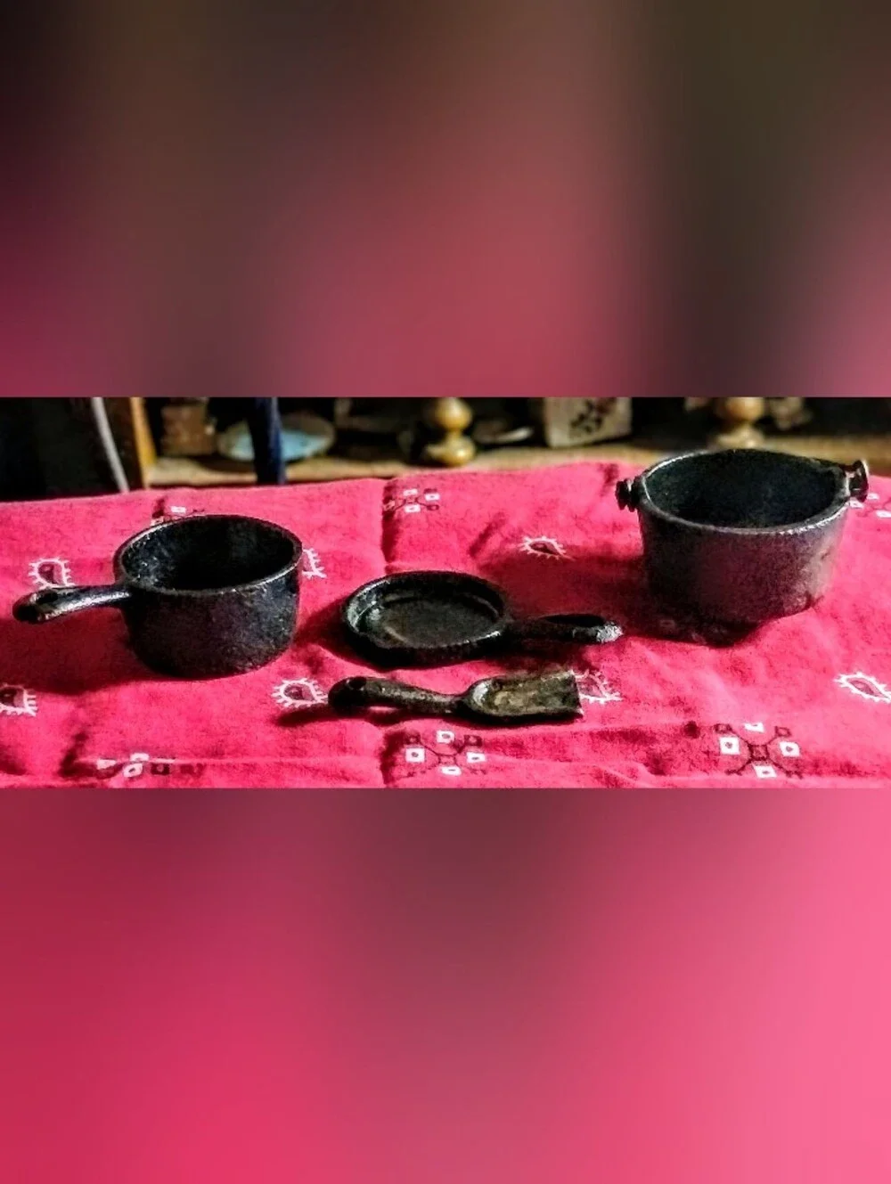 Miniature Cast Iron Cookware Set Of 4 Mini Cauldron Pot Skillet Spatula/Scoop